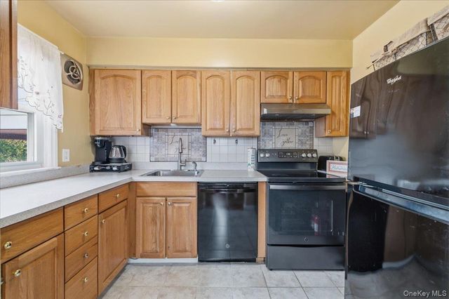 196 William Street, Williston Park, NY 11596