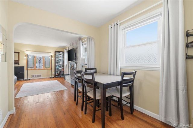 196 William Street, Williston Park, NY 11596