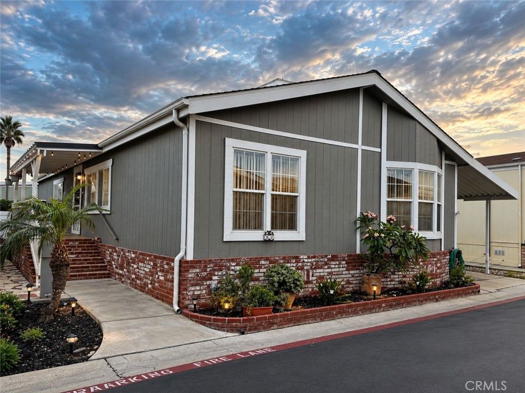 21851 Newland, Huntington Beach, CA 92646 — exterior