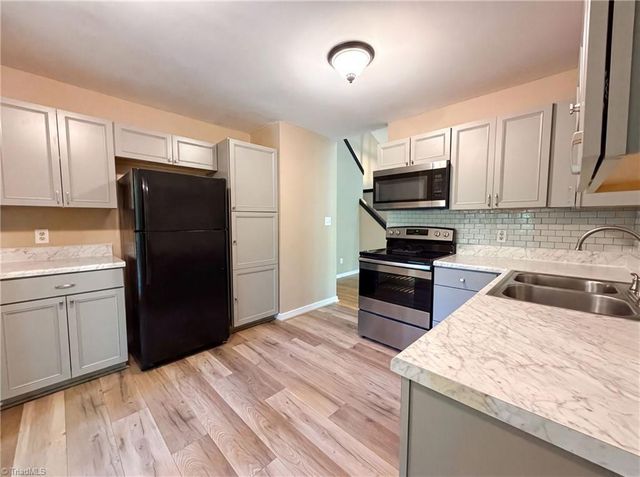 101 Maple Hill Court, Winston-salem, NC 27106