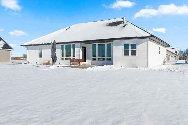 302 KERRIGAN DRIVE, Wrightstown, WI 54180