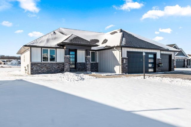 302 KERRIGAN DRIVE, Wrightstown, WI 54180