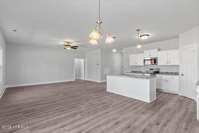 300 E Theriault Court, Jacksonville, NC 28540