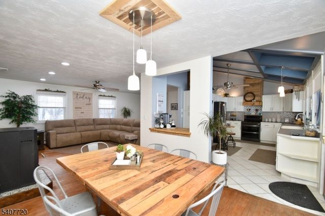 27 Grandview Ave, Jefferson Twp., NJ 07460