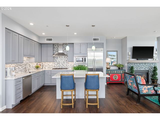 1900 S RIVER Dr 502, Portland, OR 97201