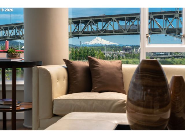 1900 S RIVER Dr 502, Portland, OR 97201