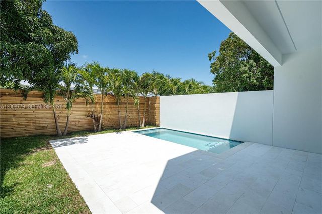 1241 SW 23th 2, Miami, FL 33145