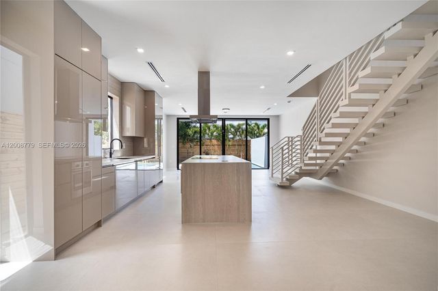 1241 SW 23th 2, Miami, FL 33145