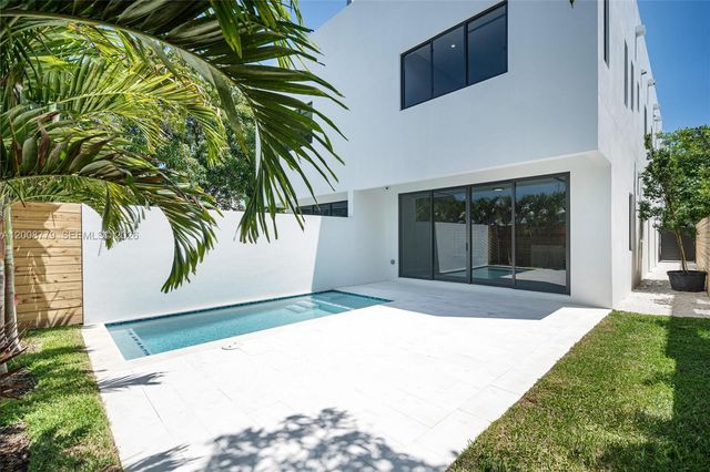 1241 SW 23th 2, Miami, FL 33145