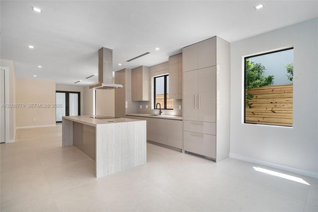 1241 SW 23th 2, Miami, FL 33145