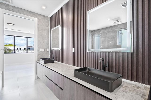 1241 SW 23th 2, Miami, FL 33145