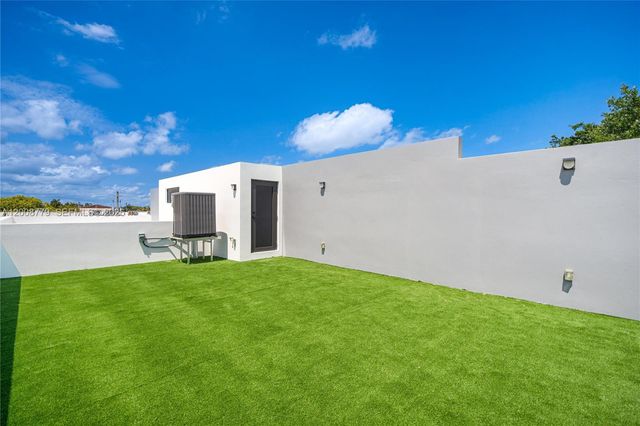 1241 SW 23th 2, Miami, FL 33145