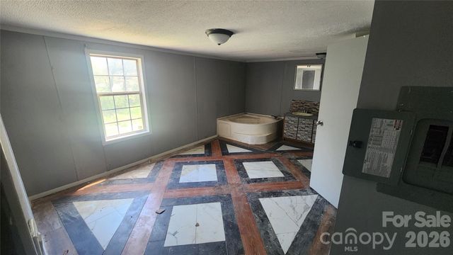 802 W 15th Street, Newton, NC 28658