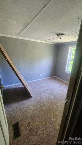 802 W 15th Street, Newton, NC 28658