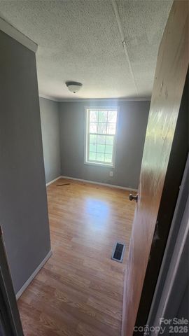 802 W 15th Street, Newton, NC 28658