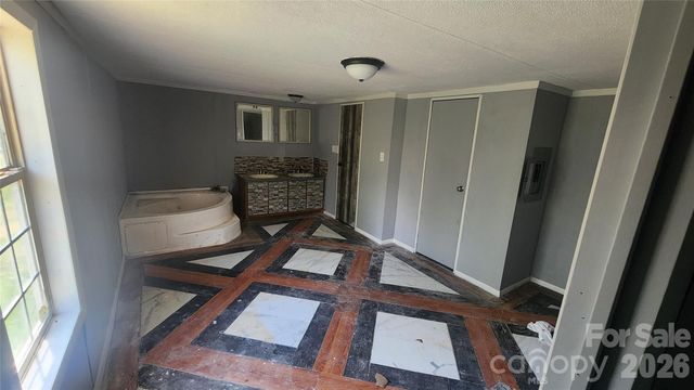 802 W 15th Street, Newton, NC 28658