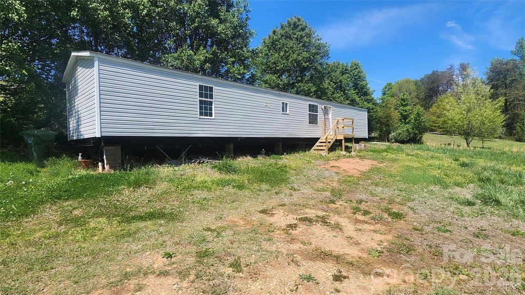 802 W 15th Street, Newton, NC 28658