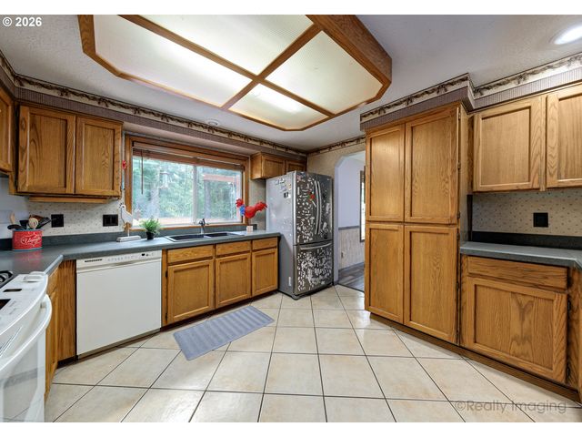 18410 Sw PHEASANT Ln, Beaverton, OR 97003