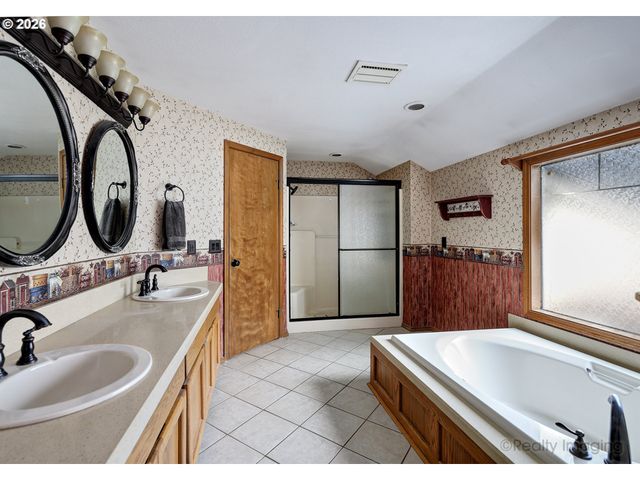 18410 Sw PHEASANT Ln, Beaverton, OR 97003