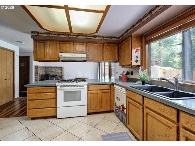 18410 Sw PHEASANT Ln, Beaverton, OR 97003