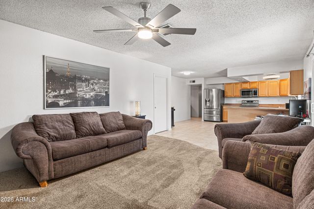 4032 W SAINT JOHN Road, Glendale, AZ 85308