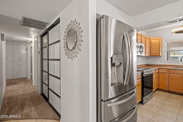 4032 W SAINT JOHN Road, Glendale, AZ 85308