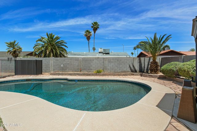 4032 W SAINT JOHN Road, Glendale, AZ 85308