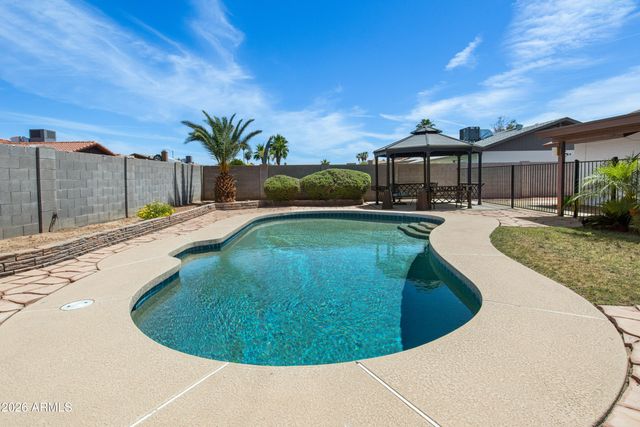 4032 W SAINT JOHN Road, Glendale, AZ 85308