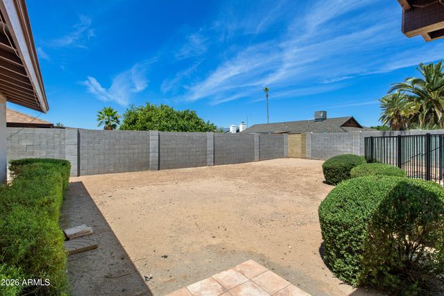 4032 W SAINT JOHN Road, Glendale, AZ 85308