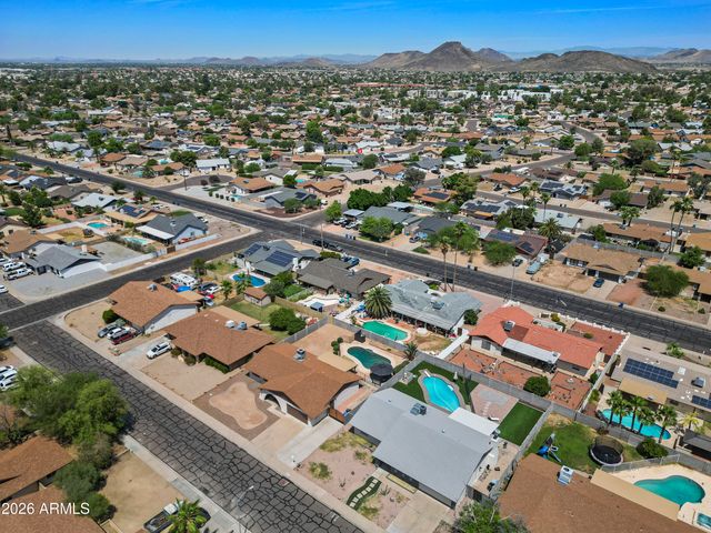 4032 W SAINT JOHN Road, Glendale, AZ 85308