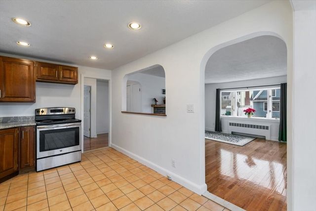 4 Maywood Terrace, Woburn, MA 01801