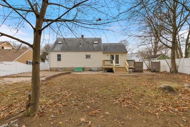 4 Maywood Terrace, Woburn, MA 01801