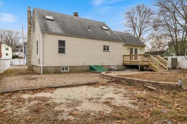 4 Maywood Terrace, Woburn, MA 01801