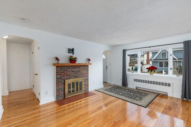 4 Maywood Terrace, Woburn, MA 01801