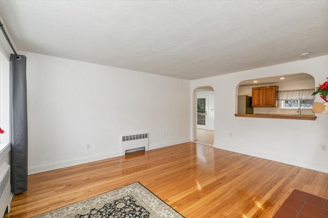 4 Maywood Terrace, Woburn, MA 01801