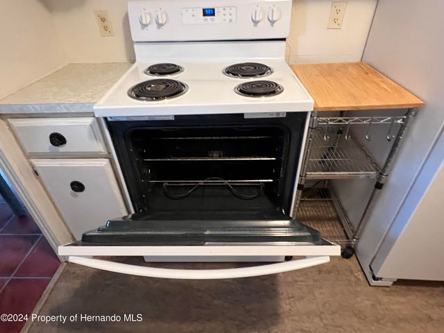 8591 Highpoint Boulevard, Brooksville, FL 34613