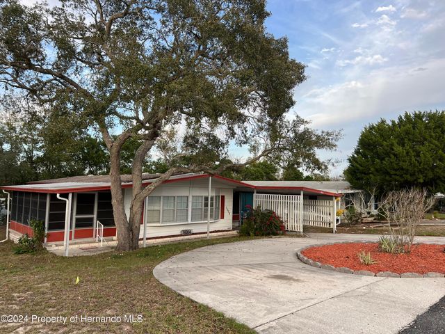 8591 Highpoint Boulevard, Brooksville, FL 34613