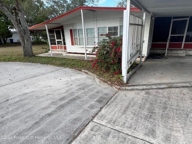 8591 Highpoint Boulevard, Brooksville, FL 34613