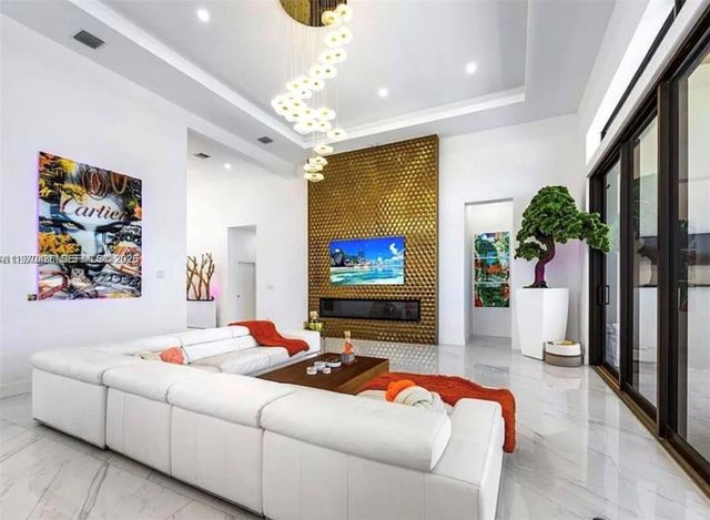 2225 NE 19th Street, Fort Lauderdale, FL 33305