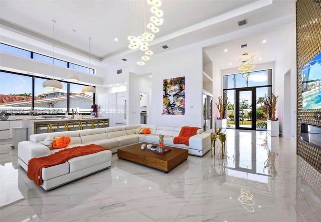 2225 NE 19th Street, Fort Lauderdale, FL 33305