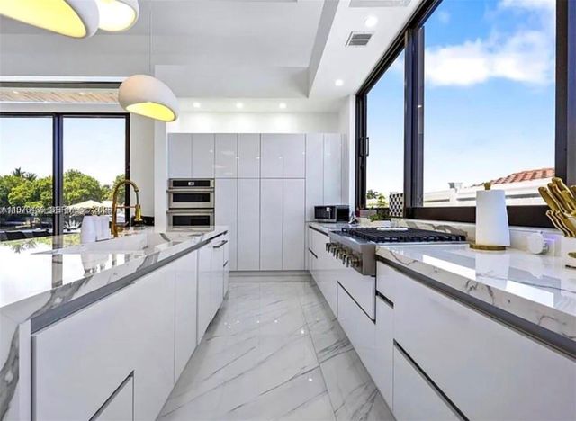 2225 NE 19th Street, Fort Lauderdale, FL 33305