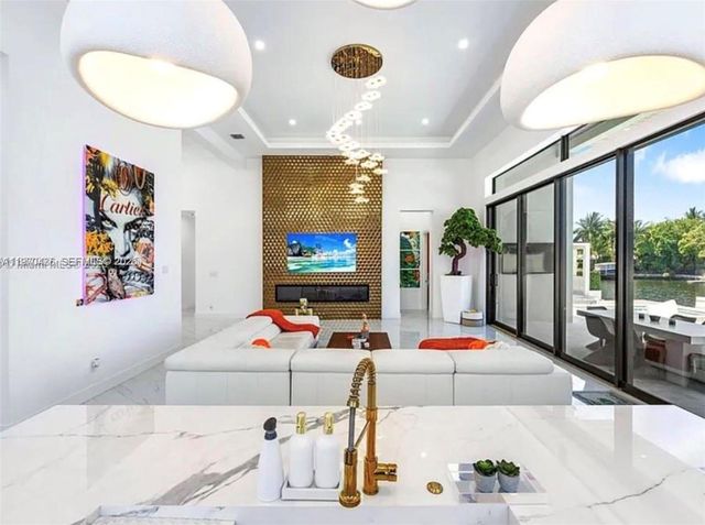 2225 NE 19th Street, Fort Lauderdale, FL 33305