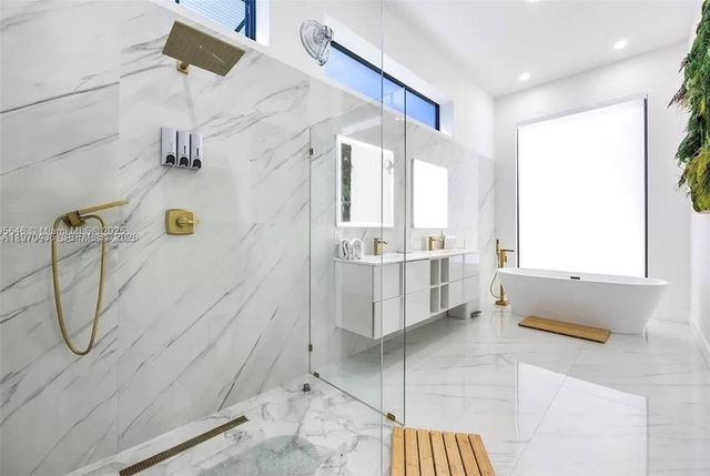 2225 NE 19th Street, Fort Lauderdale, FL 33305