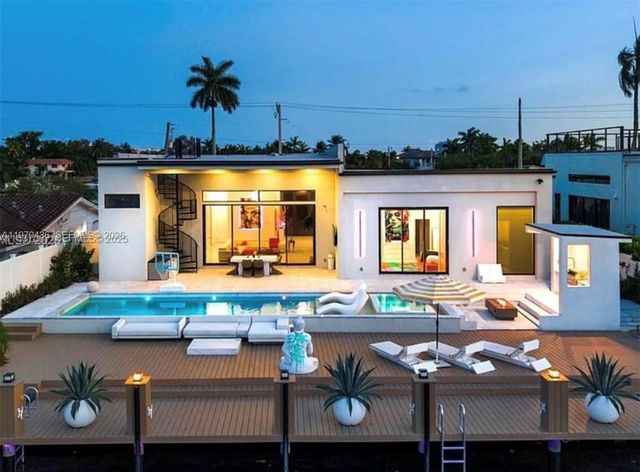 2225 NE 19th Street, Fort Lauderdale, FL 33305