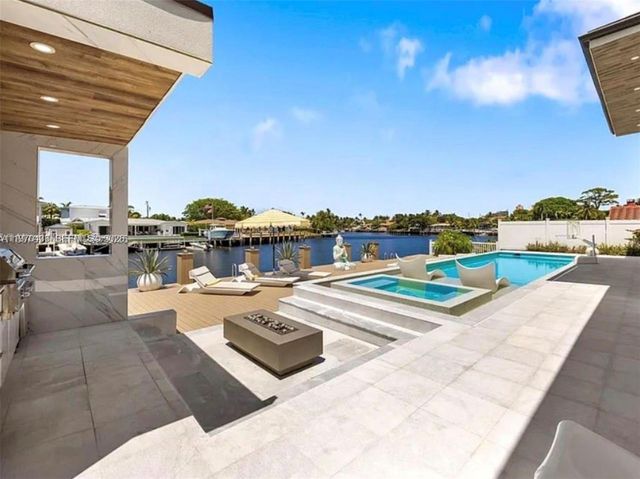 2225 NE 19th Street, Fort Lauderdale, FL 33305