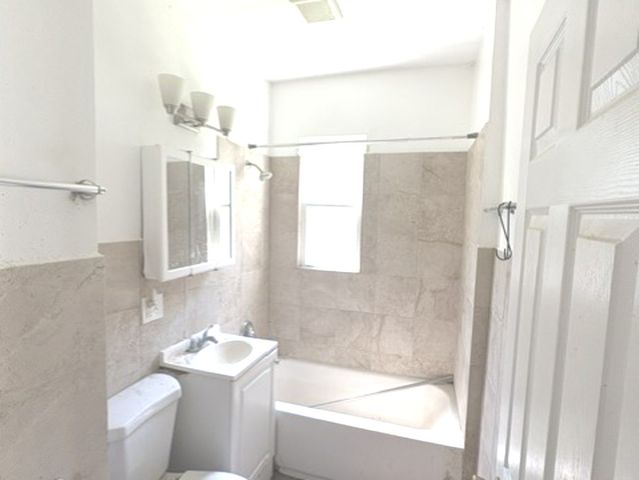 7837 S Dobson Avenue, Chicago, IL 60619