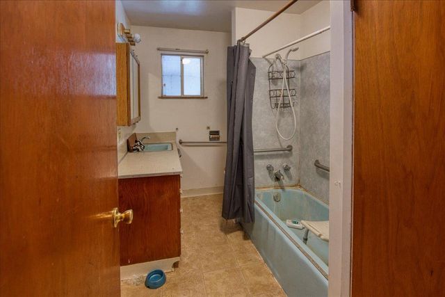 968 Virginia Ave, Olivehurst, CA 95961