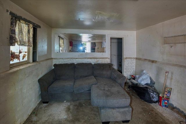 968 Virginia Ave, Olivehurst, CA 95961