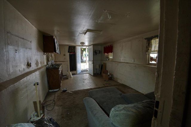 968 Virginia Ave, Olivehurst, CA 95961