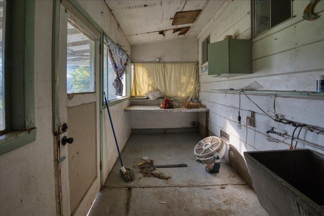 968 Virginia Ave, Olivehurst, CA 95961